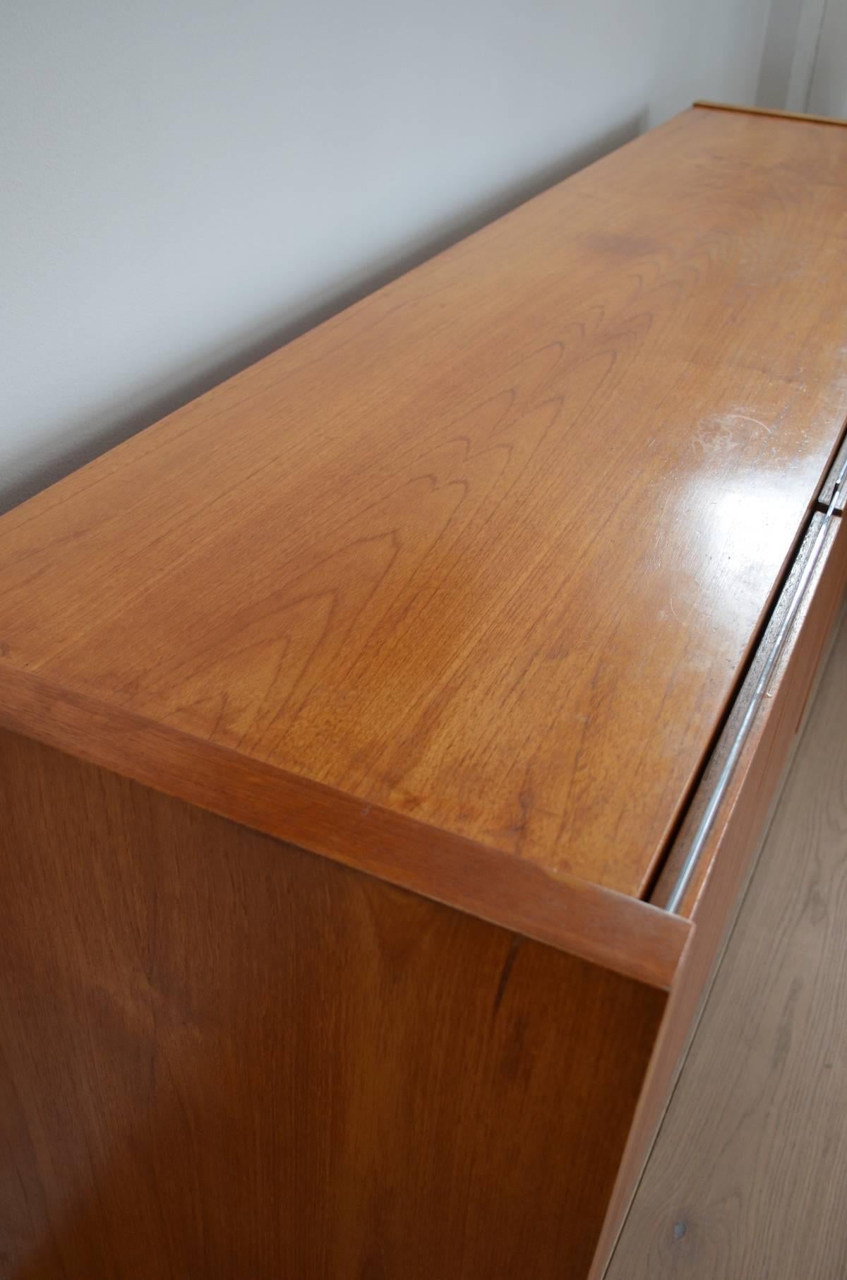 Richard Young for Merrow Associates Sideboard In Good Condition For Sale In London, Greater London