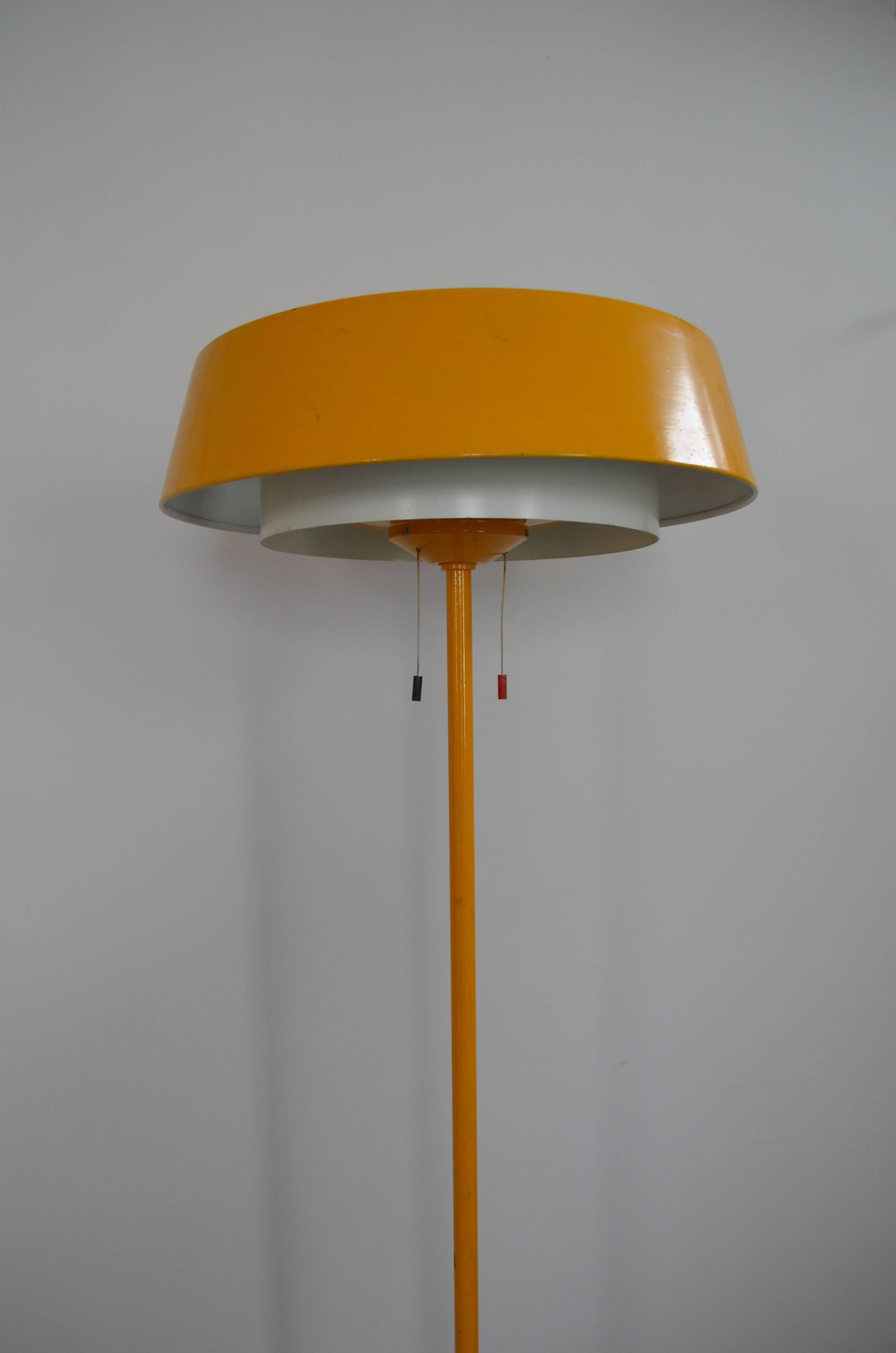 Hiemstra Evolux Floor Lamp In Distressed Condition For Sale In London, Greater London