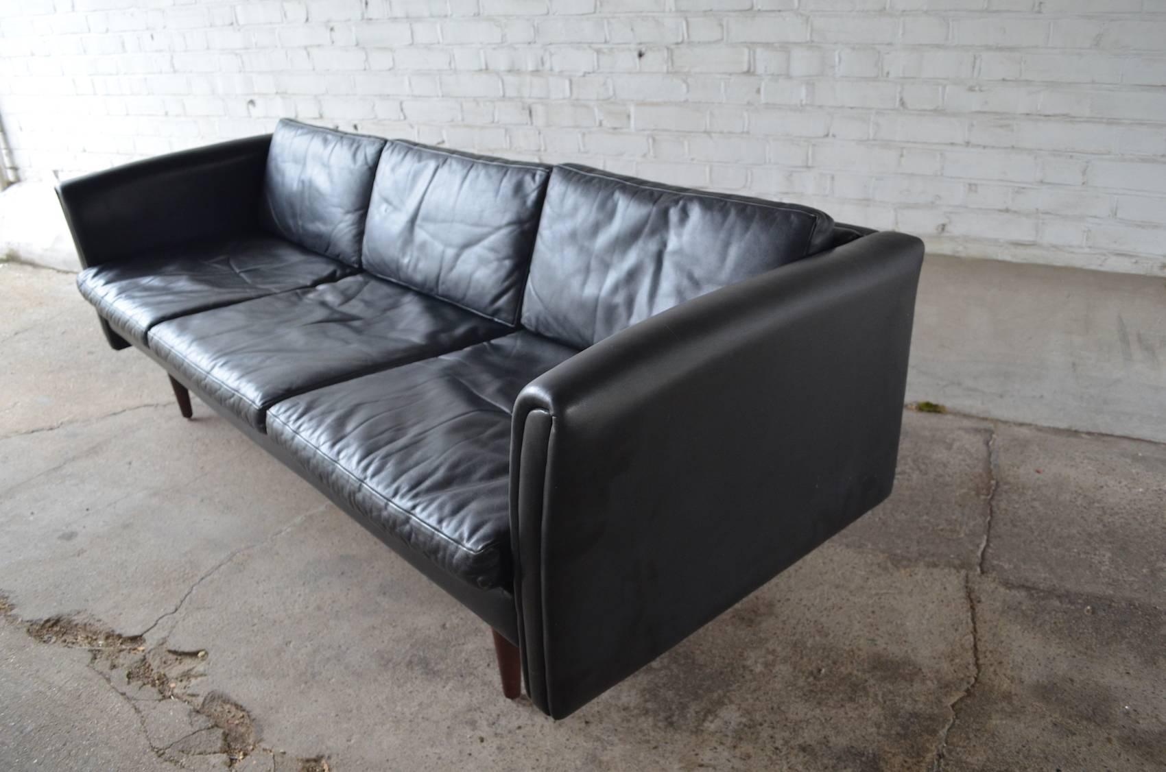 20th Century Black Leather Danish Sofa 1960 For Sale
