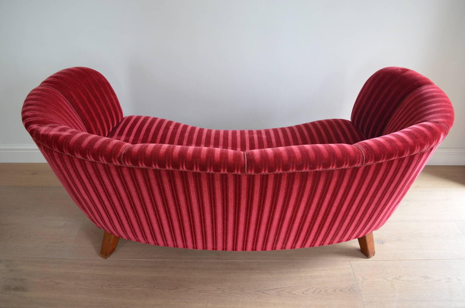 Danish 1930s-Early 1940s Art Deco Banana Form Red Velvet Sofa 4