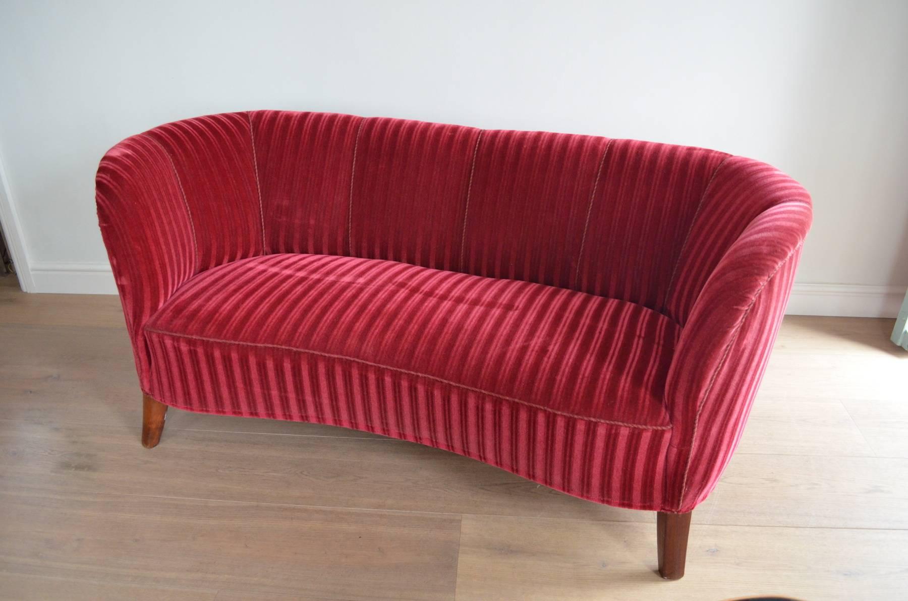 Danish 1930s-Early 1940s Art Deco Banana Form Red Velvet Sofa 6