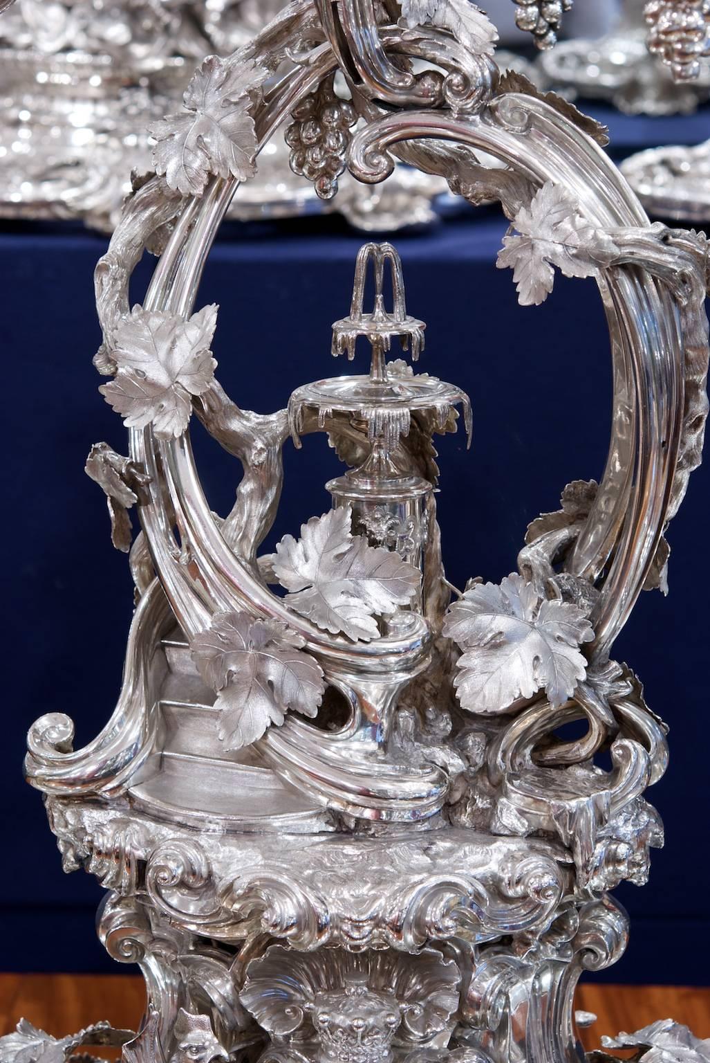 Queen Adelaide Garniture In Excellent Condition For Sale In London, GB