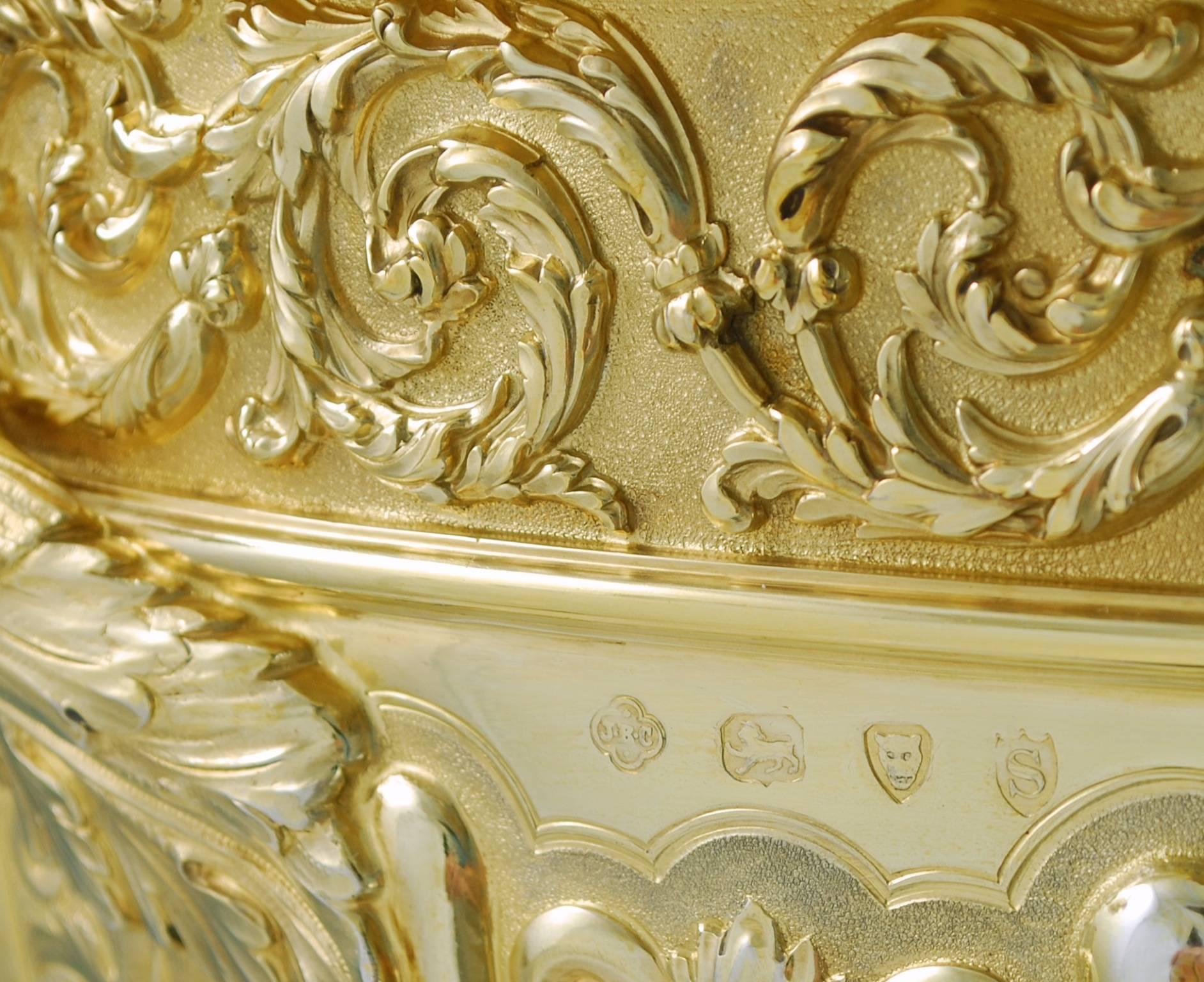 Suite of Five Victorian Silver-Gilt Punch Bowls In Excellent Condition For Sale In London, GB