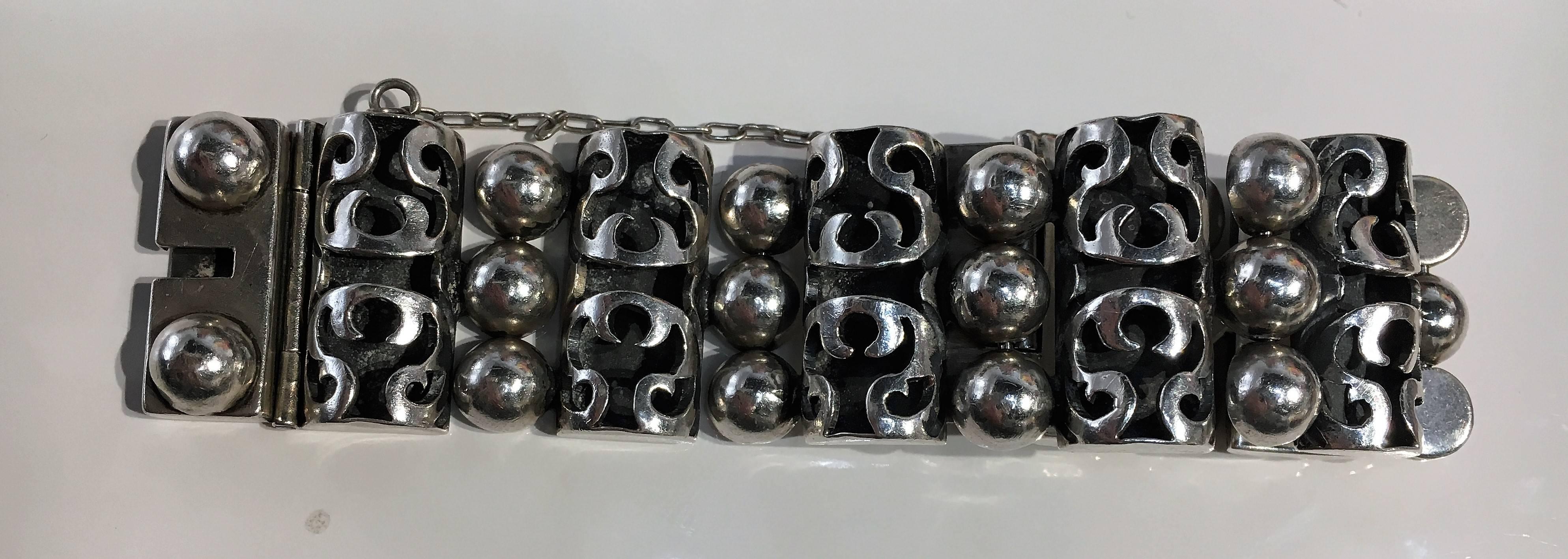 20th Century Vintage 1940s Sterling Silver Bracelet by Victoria