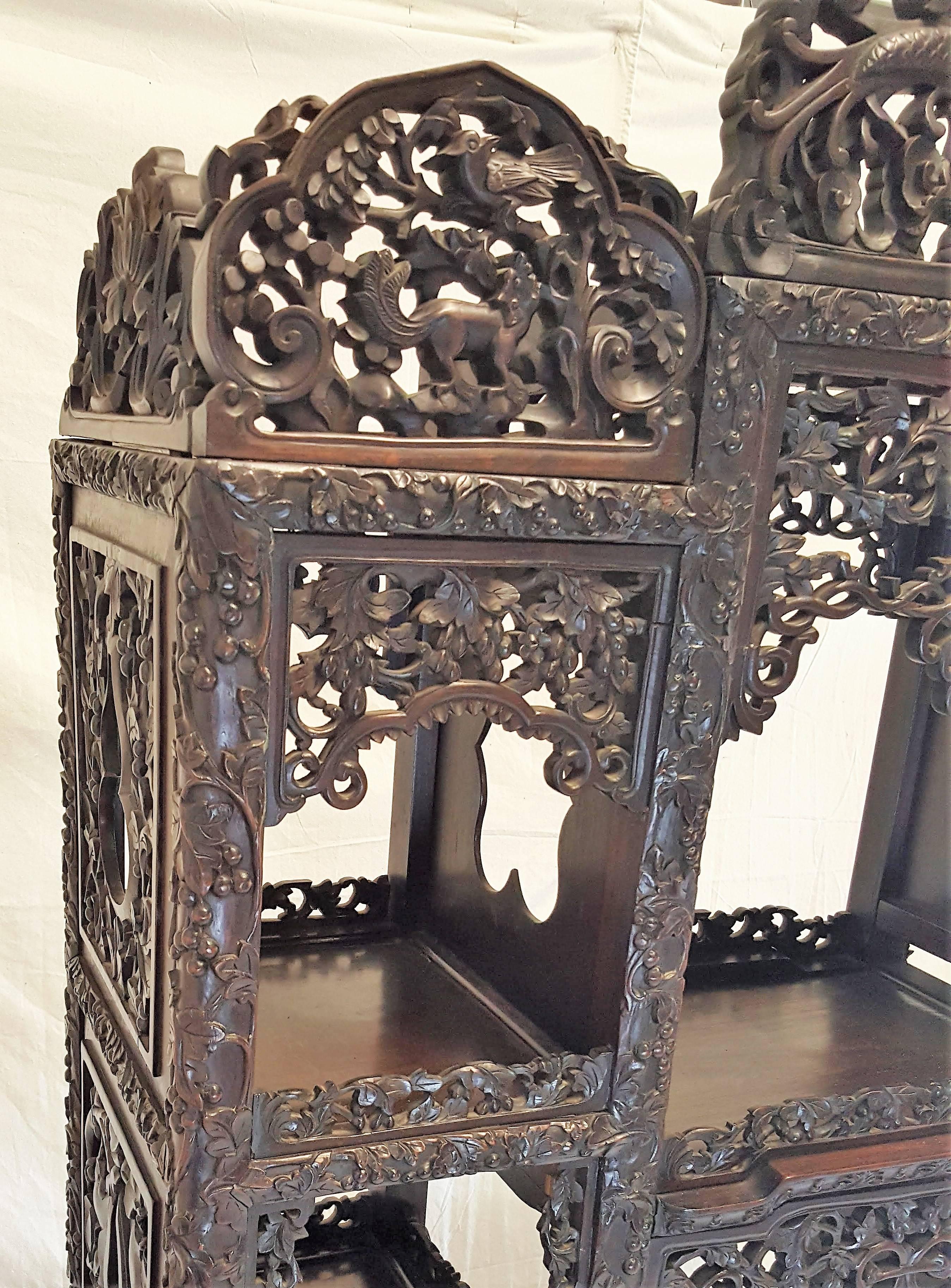 19th Century, Qing Dynasty Curio Cabinet In Good Condition In Houston, TX