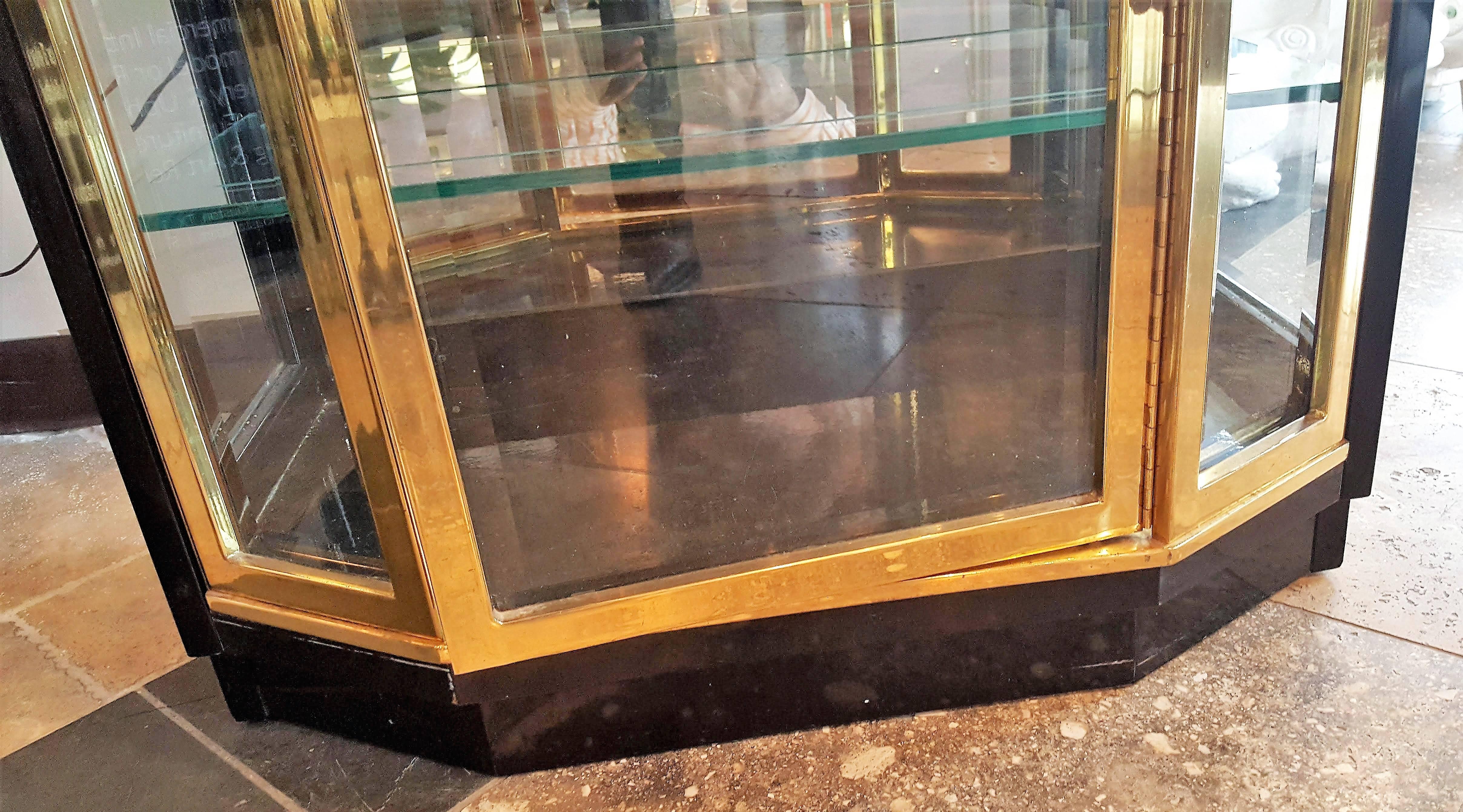 20th Century Pair of Mid-Century Brass and Lacquer Display Cabinets by Henredon