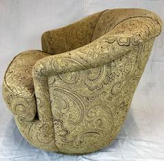 Set of Four Mid-Century Barrel Swivel Chairs in the Style of Milo Baughman