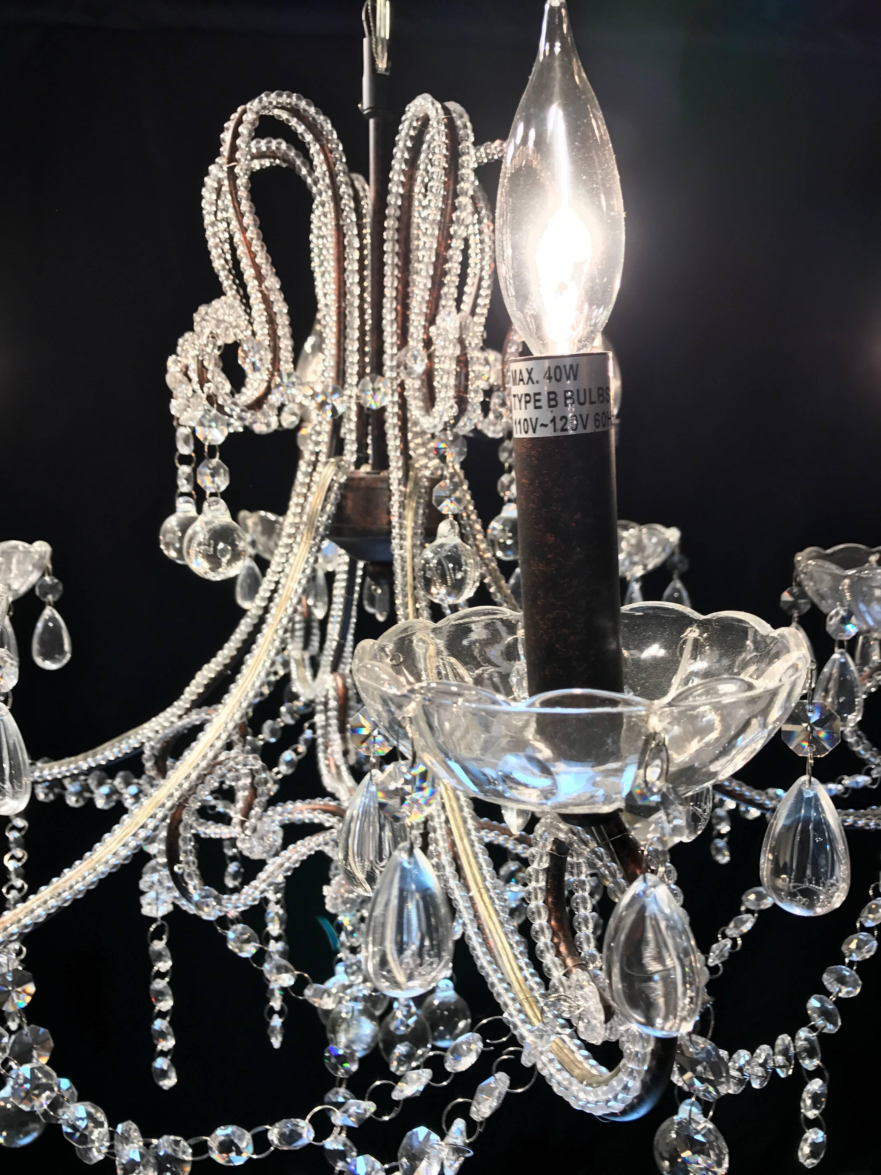 Mid-Century Modern 20th Century Italian Cut-Glass Beaded Chandelier For Sale