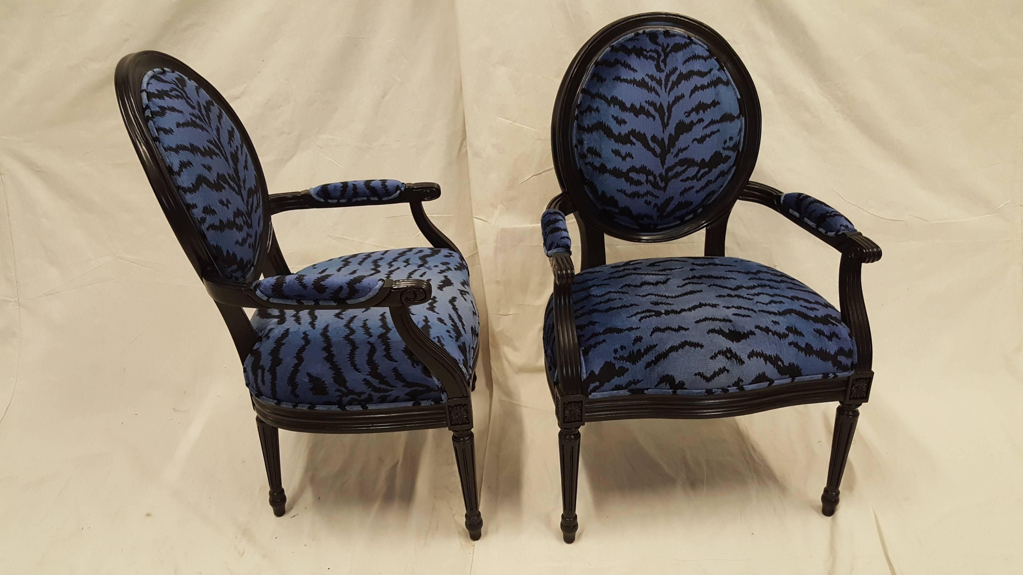 Hollywood Regency Pair of Ballon Back Chairs For Sale
