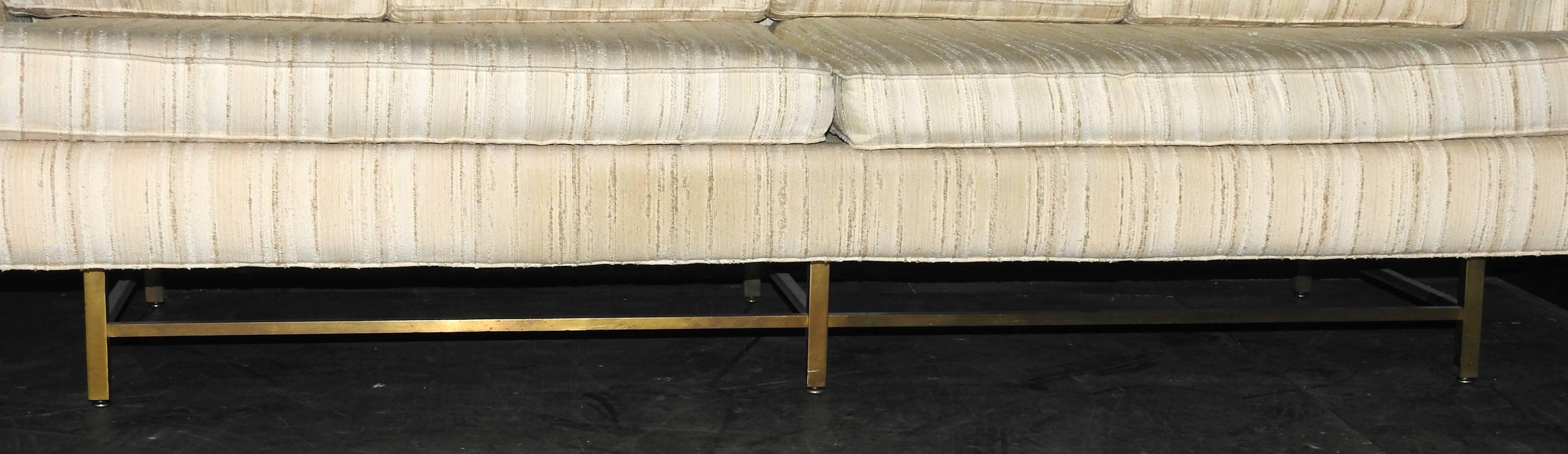 Outstanding Mid-Century Modern Couch by John Stuart In Good Condition For Sale In Philadelphia, PA