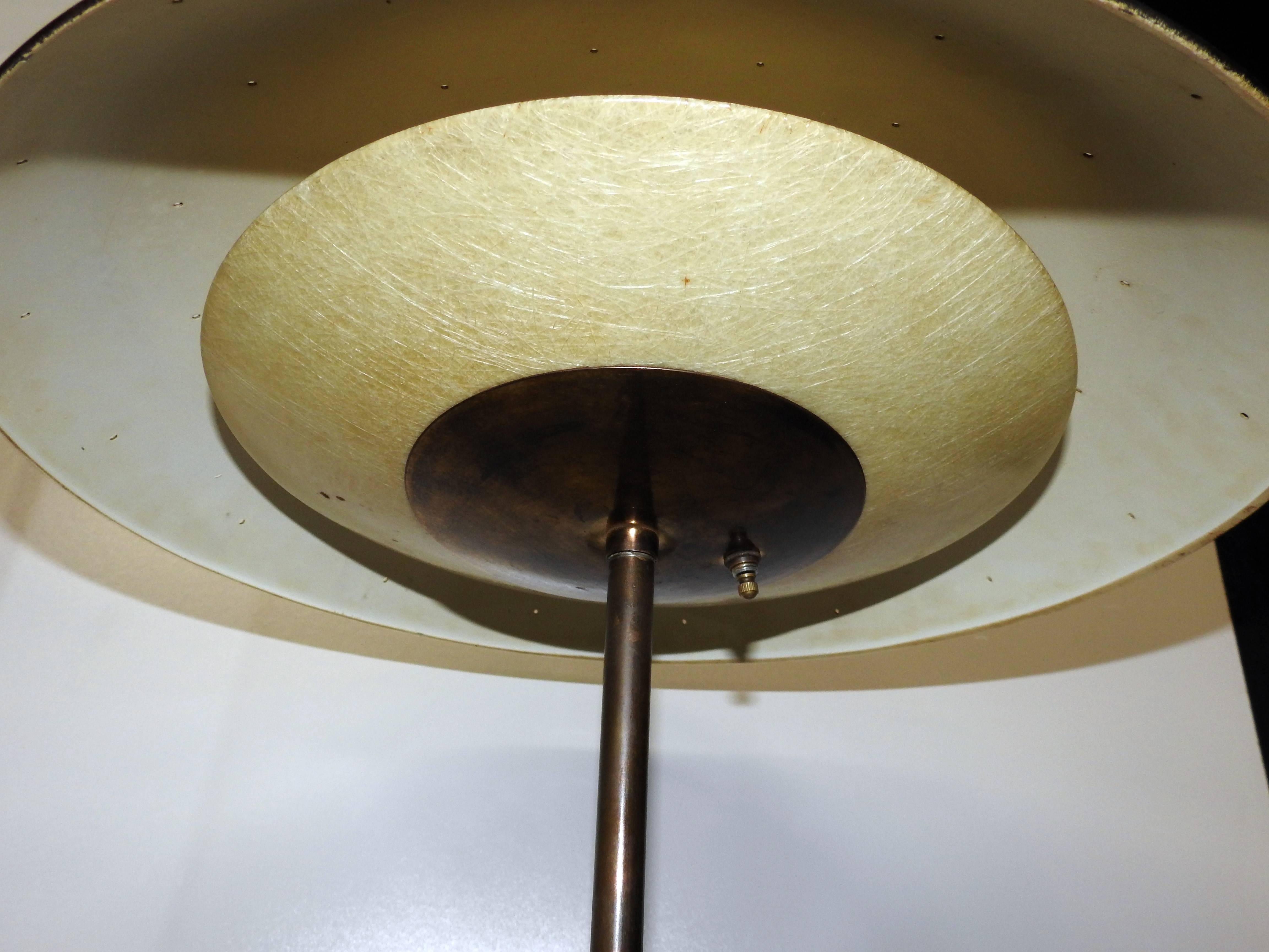 Mid-Century Modern Table Lamp In Good Condition For Sale In Philadelphia, PA