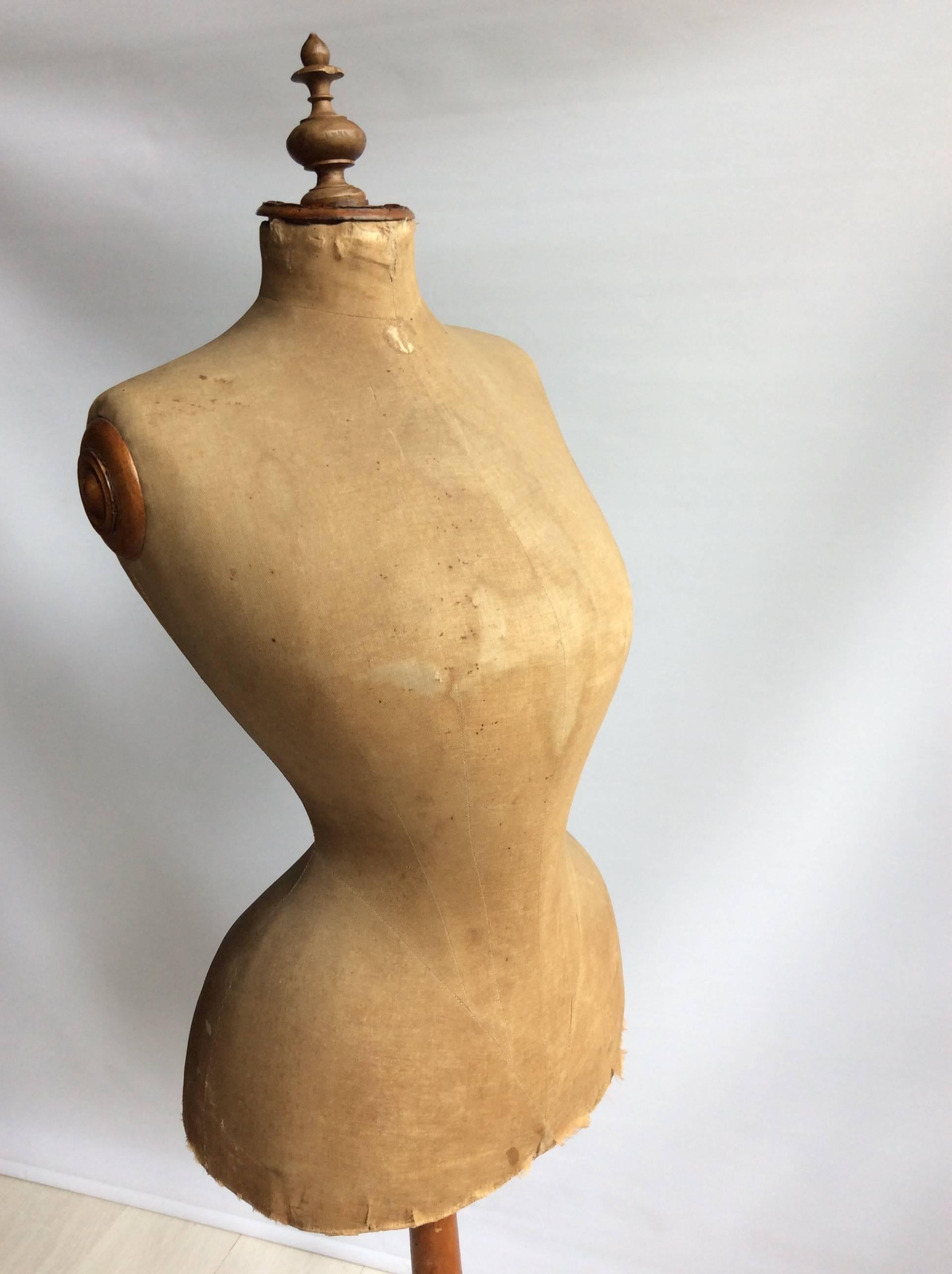 Antique English Wasp Waist Mannequin In Distressed Condition In West Sussex, GB