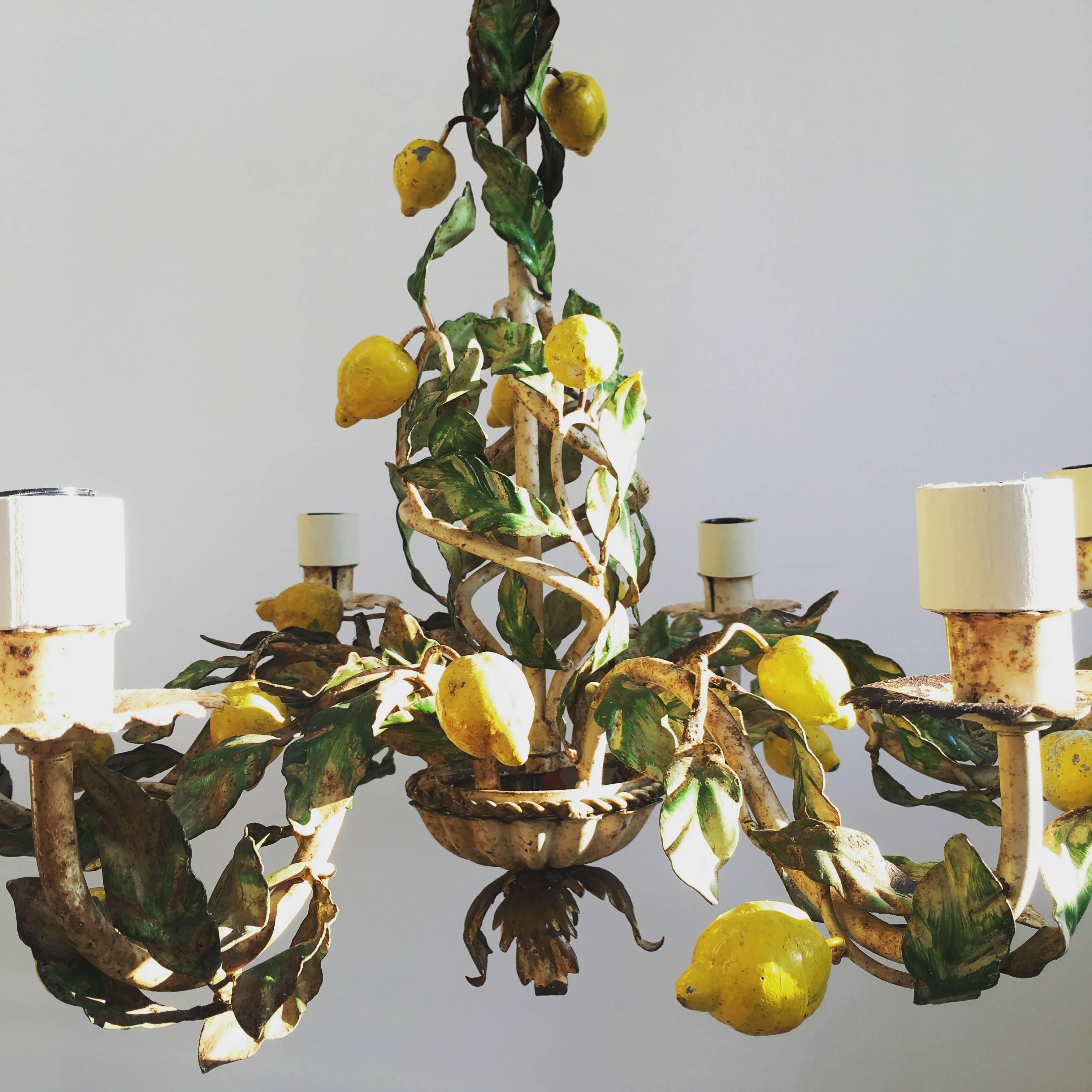 Vintage Italian Tole Lemon Chandelier In Fair Condition For Sale In West Sussex, GB