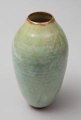 Contemporary 2015 Grüne Celadon-Vase, Unikat, Karen Swami