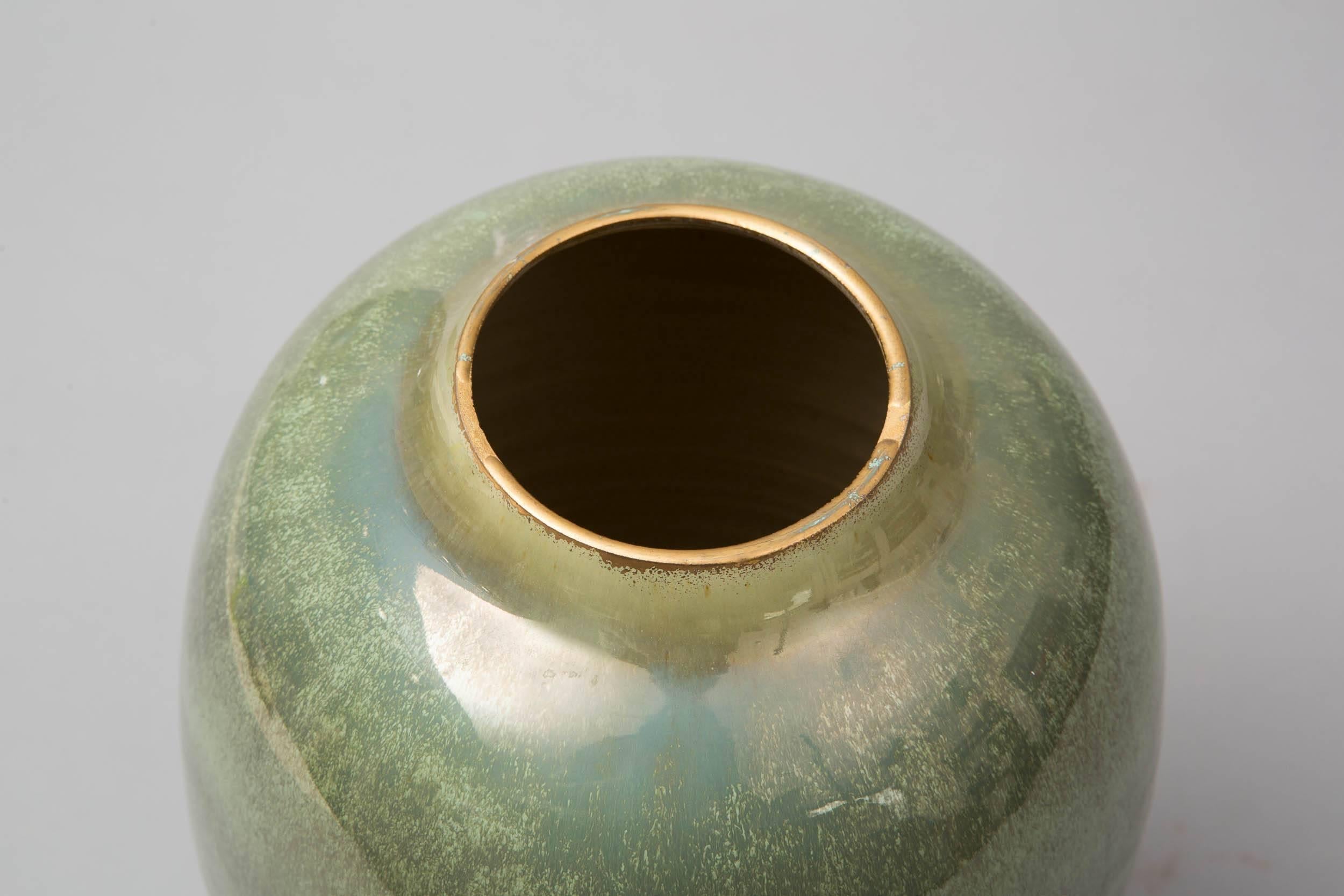 Contemporary 2015 Green Celadon Vase, One of a Kind, Karen Swami In Excellent Condition In Paris, FR