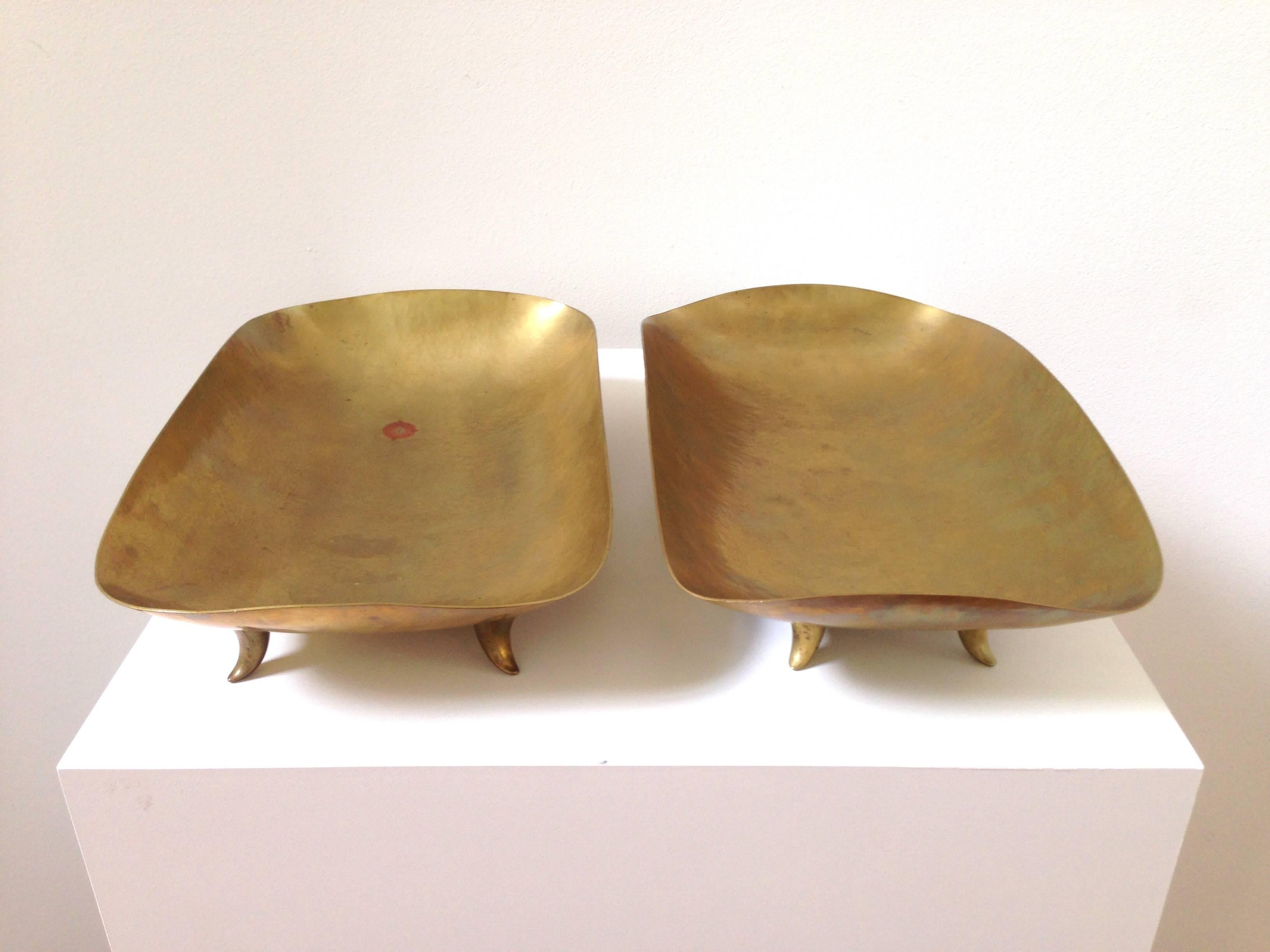 Pair of Sculptural Brass Trays by Karl Hagenauer for Wiener Werkstatte In Good Condition For Sale In Ashburn, VA
