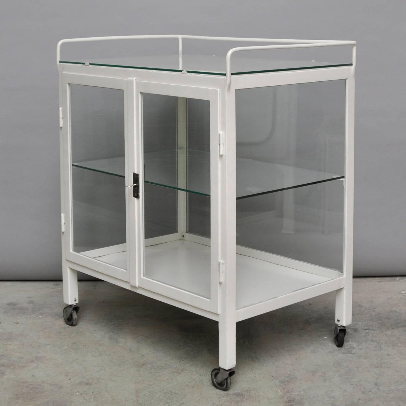 Vintage Medical Trolley, 1950s In Excellent Condition In Amsterdam, Noord Holland