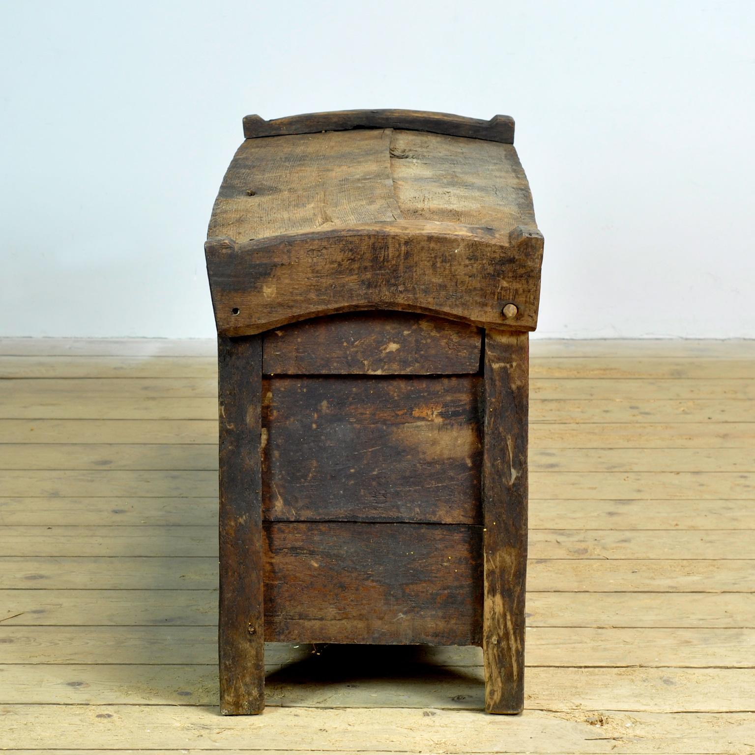 Antike Hirtentruhe, um 1850 im Angebot 5
