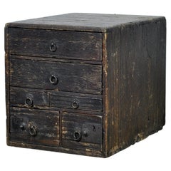 Petite commode japonaise ancienne, vers 1900
