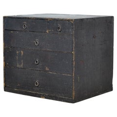 Petite commode japonaise ancienne, vers 1900