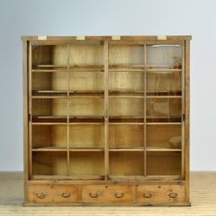 Japanische Vitrine, um 1950