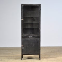 Cabinet médical en fer poli, années 1950