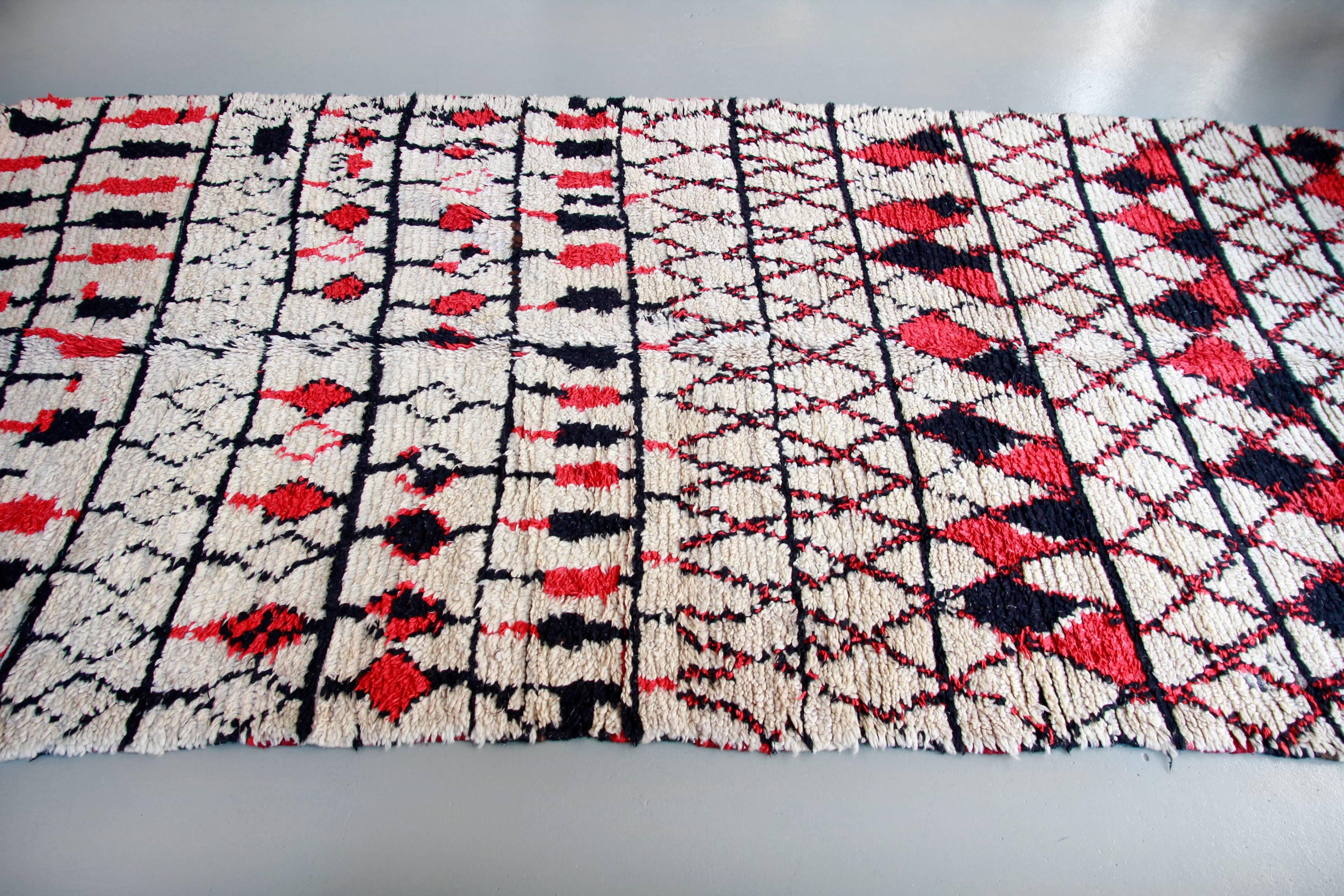 Mid-Century Modern Original Big Size Red, White and Black Vintage Berber Beni Ouarain Wool Carpet