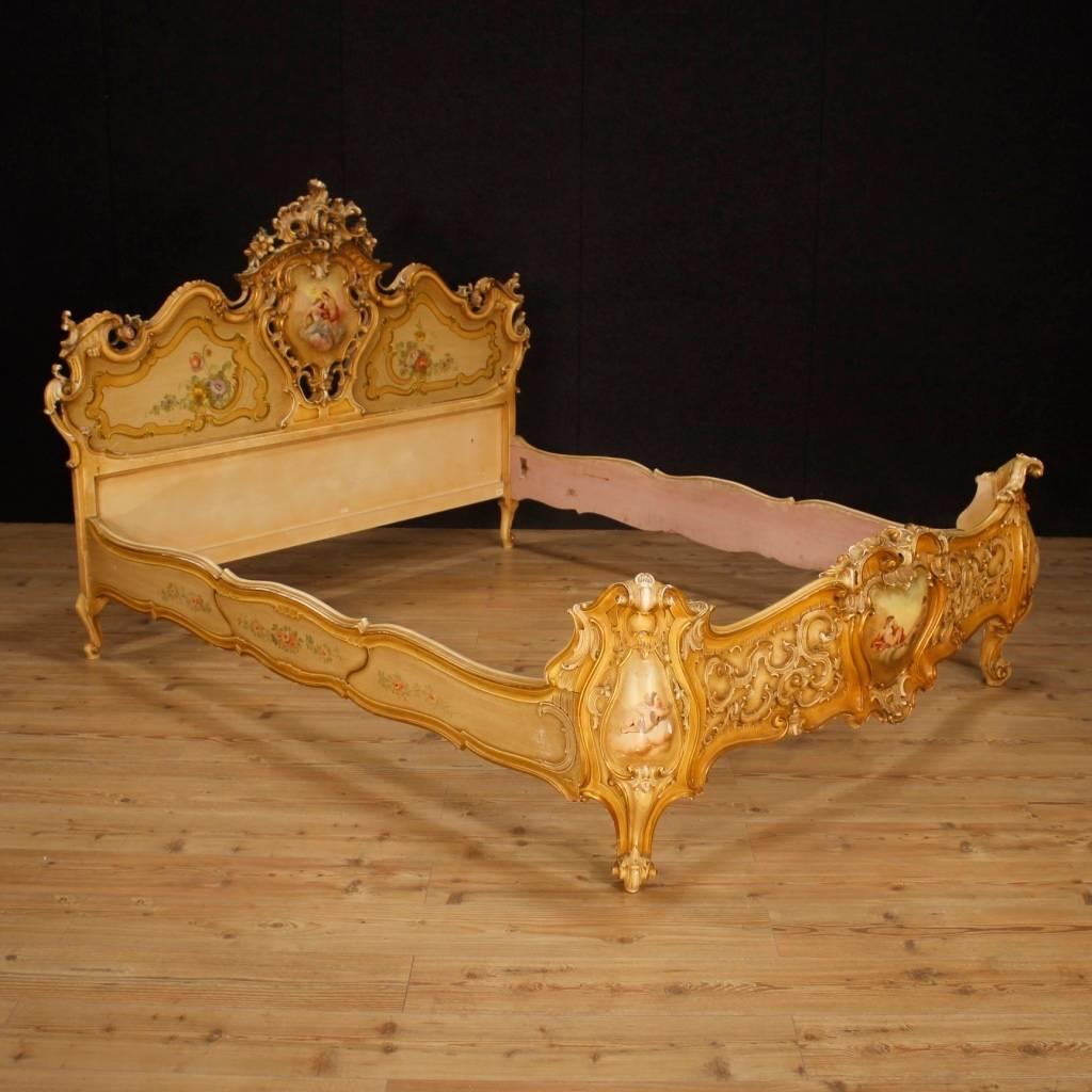 20th Century Venetian Double Bed in Lacquered and Painted Wood 3