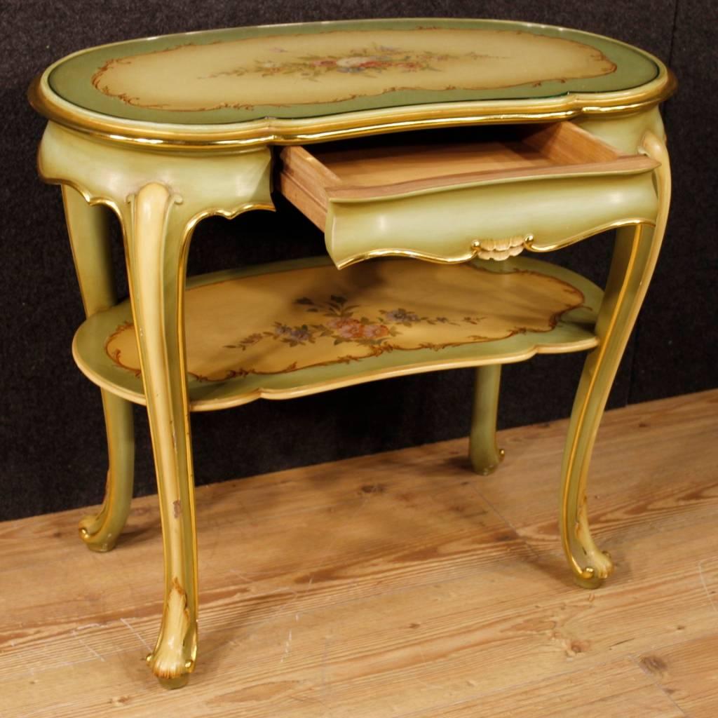 20th Century Pair of Italian Lacquered Bedside Tables 2