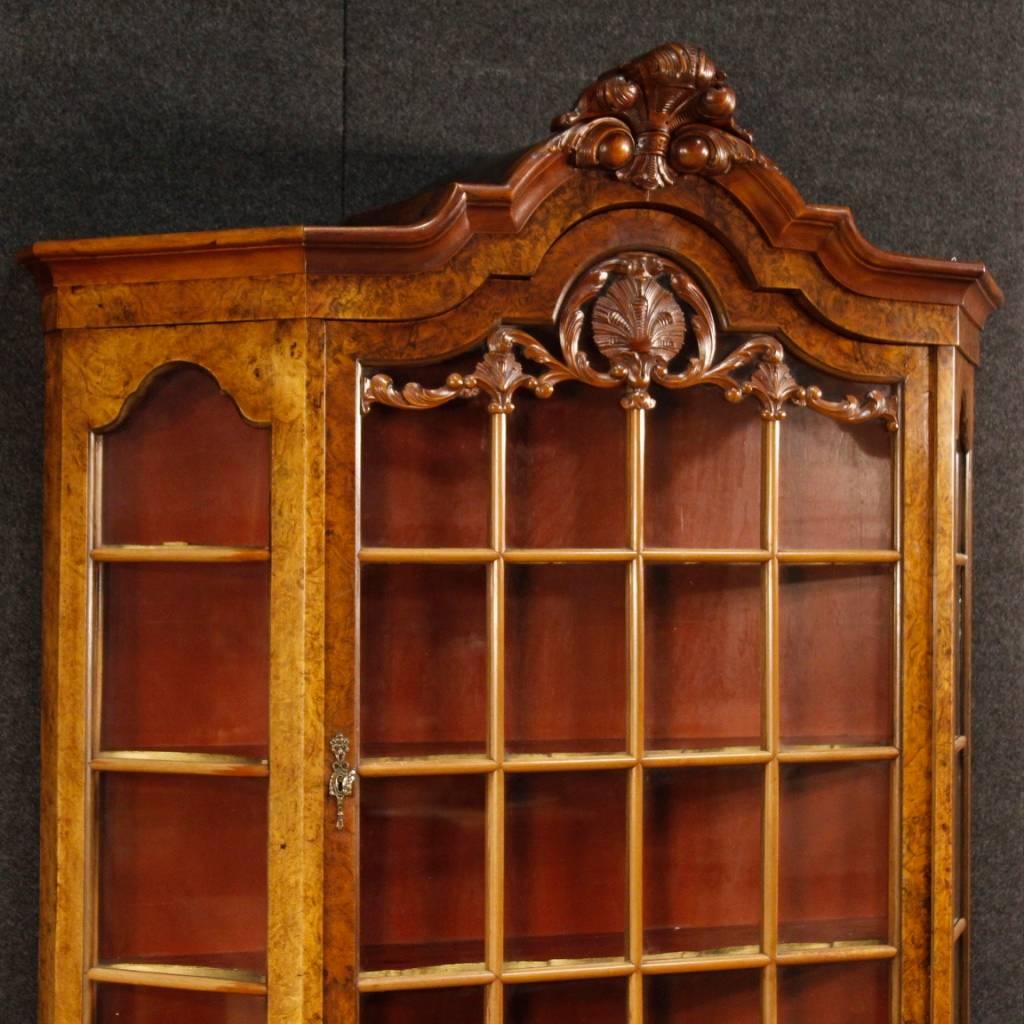 20th Century Dutch Display Cabinet in Walnut In Good Condition In Vicoforte, Piedmont