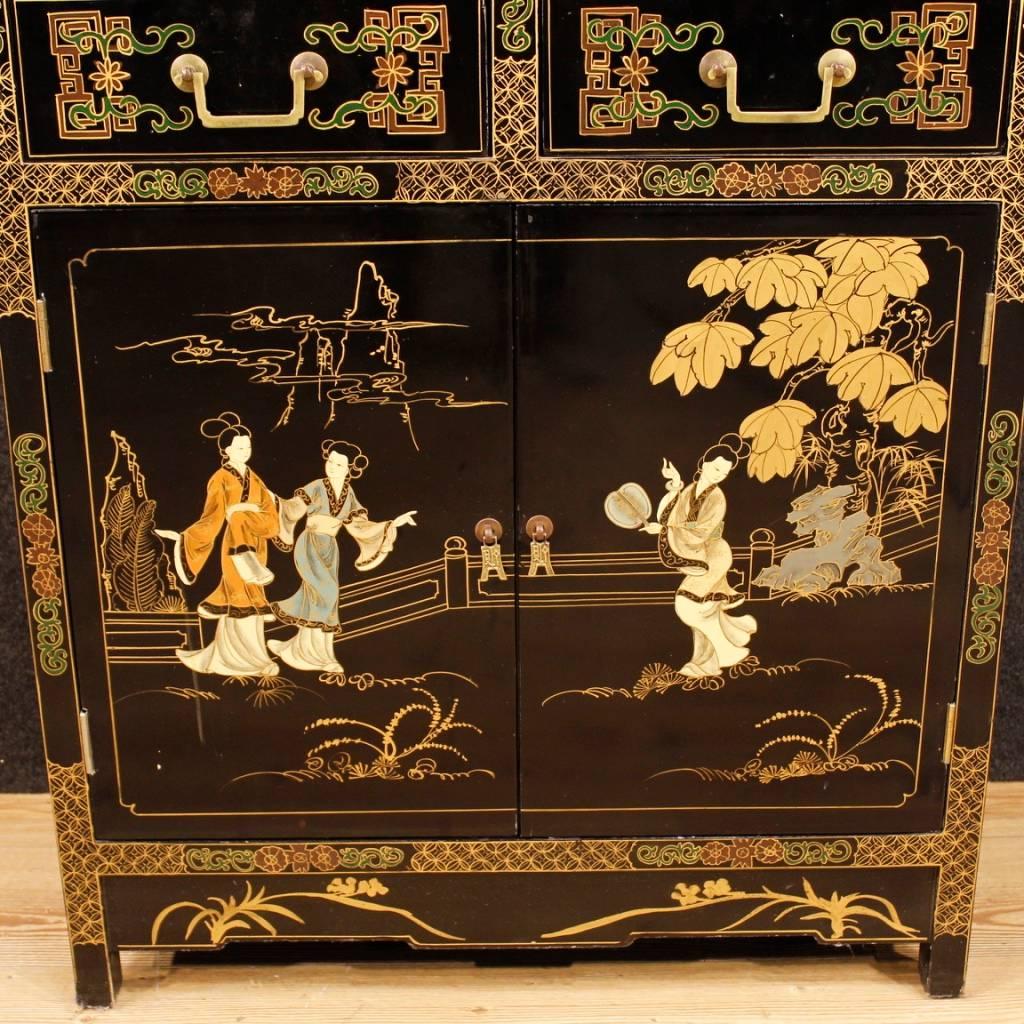Chinese 20th Century Sideboard in Lacquered and Painted Wood