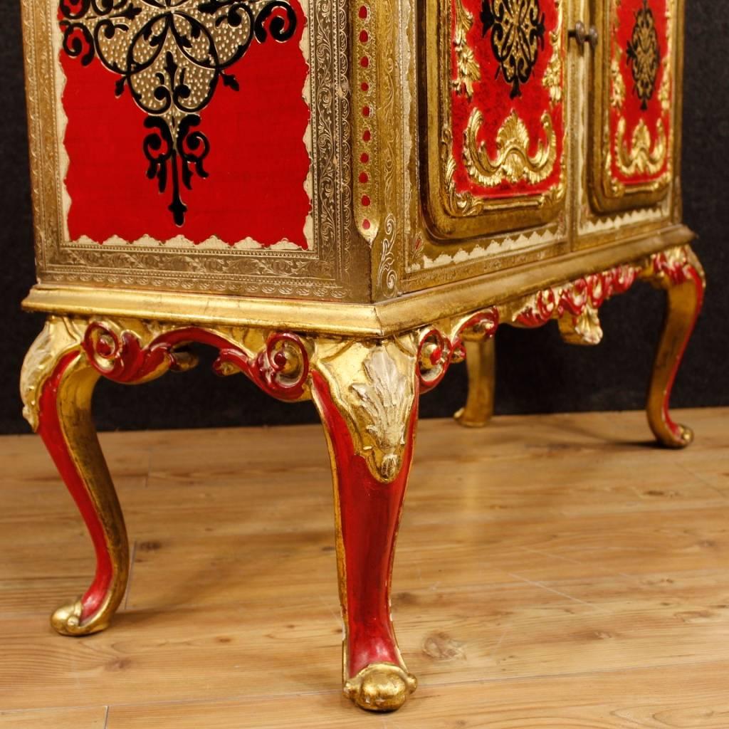Red Gold Lacquered Italian Sideboard in Wood, 20th Century In Good Condition In Vicoforte, Piedmont