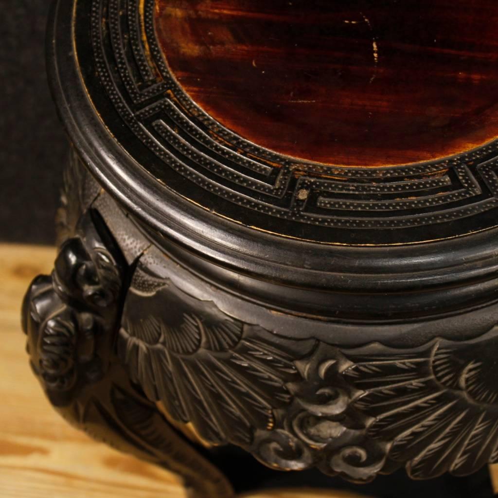 Chinese Round Side Table in Carved Wood, 20th Century 5