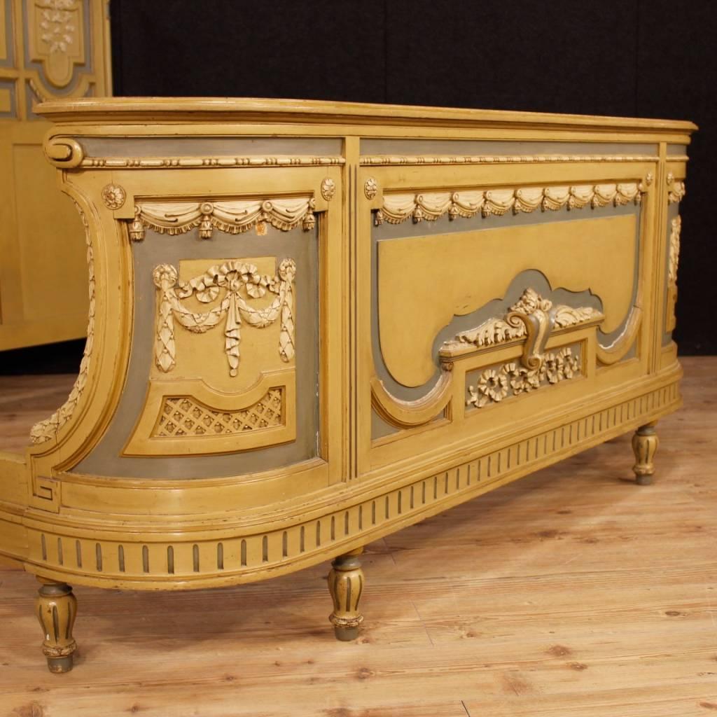 Italian Double Bed In Louis XVI Style In Lacquered Wood From 20th Century 3