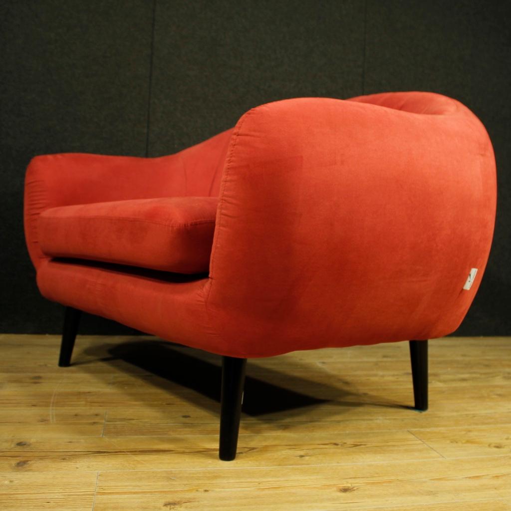 20th Century Red Fabric Pair of Italian Design Sofas, 1980 (Italienisch)