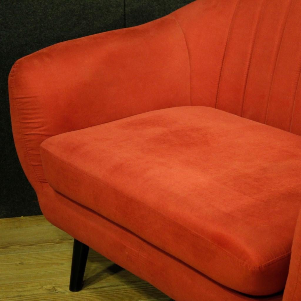 20th Century Red Fabric Pair of Italian Design Sofas, 1980 2