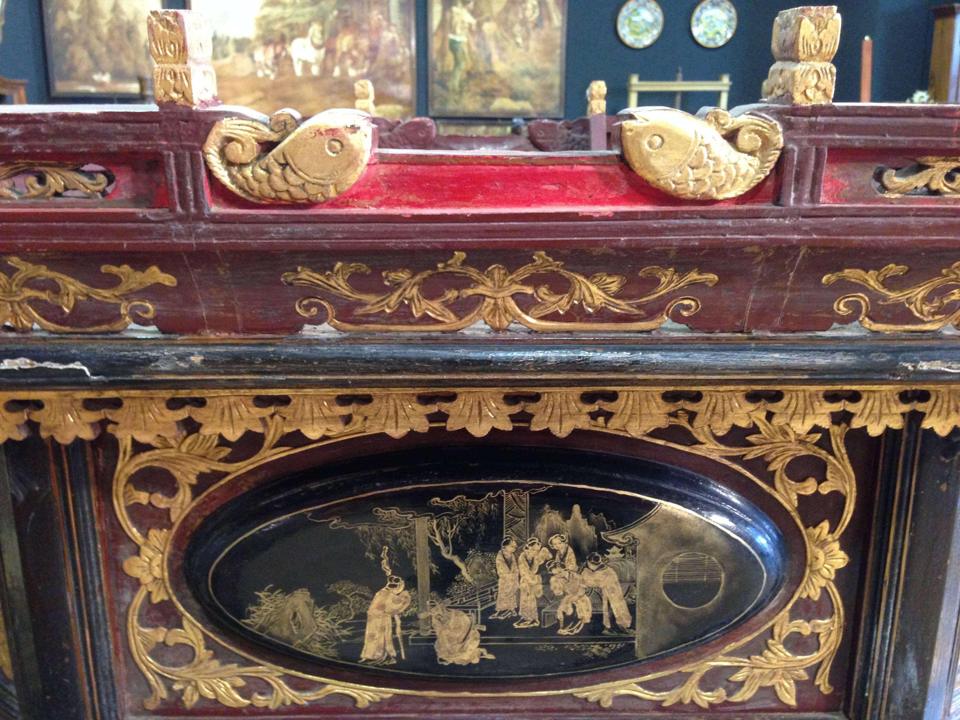 19th Century Chinoiserie Style Gilt And Lacquered Stand 2