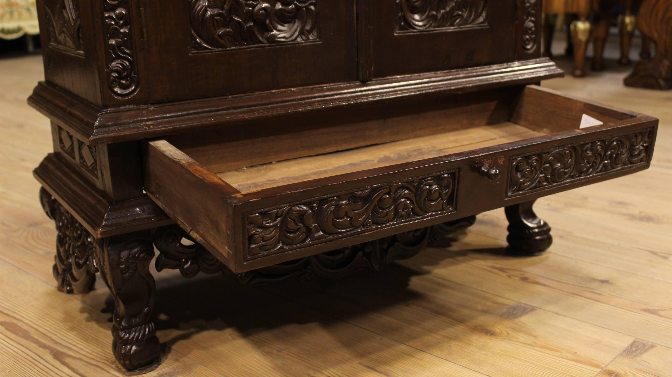 20th Century Cabinet Made from Carved Wood In Good Condition In Vicoforte, Piedmont