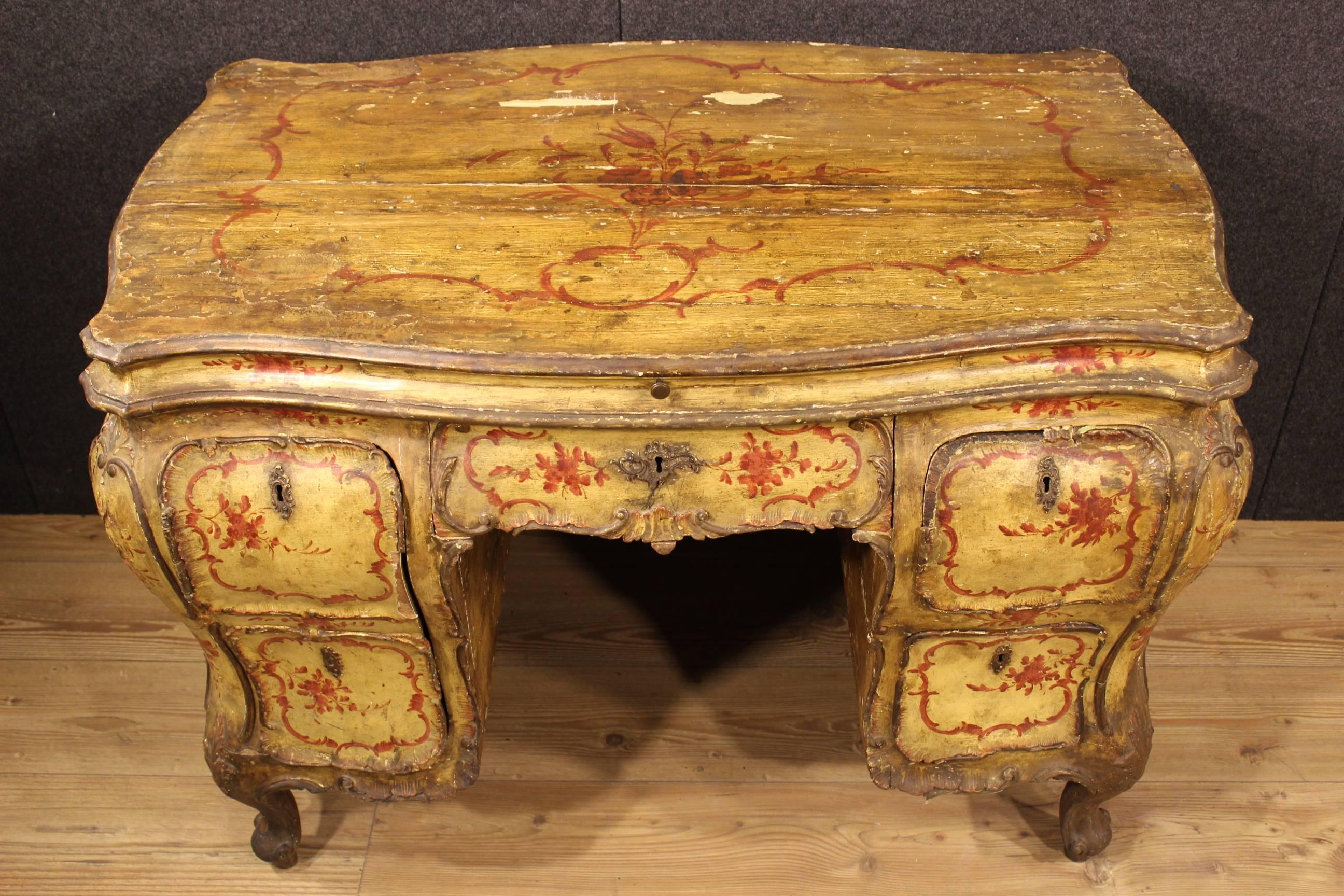 19th Century Writing Desk Made by Lacquered Wood 6