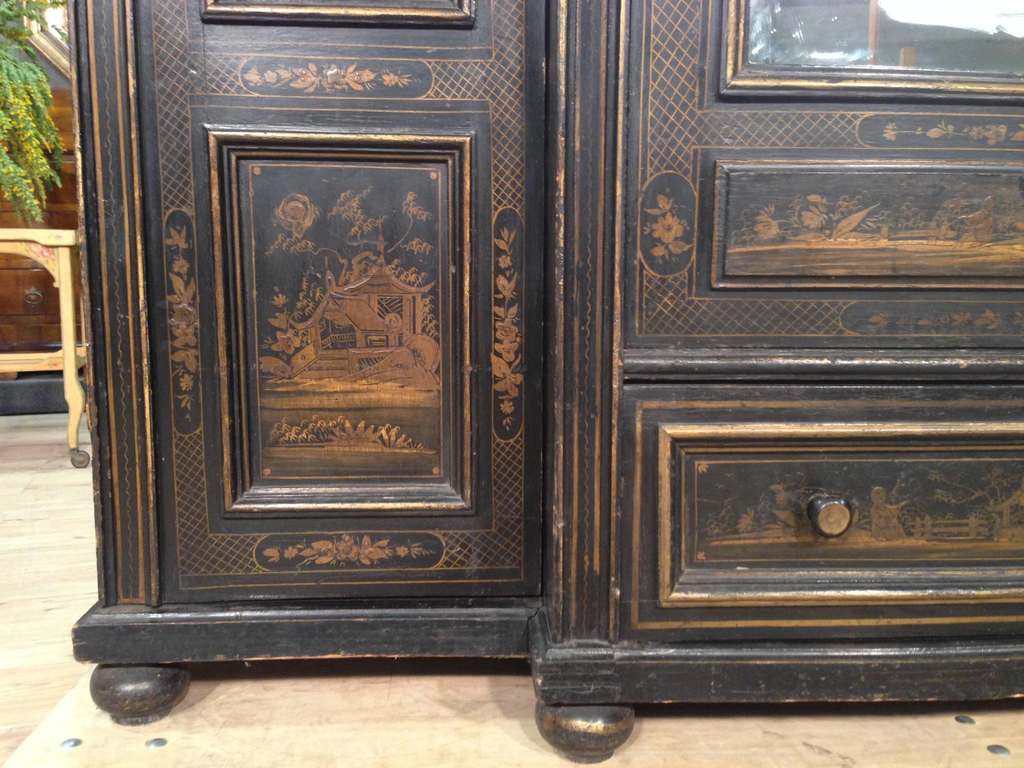 19th Century Lacquered Chinoiserie Bookcase 4