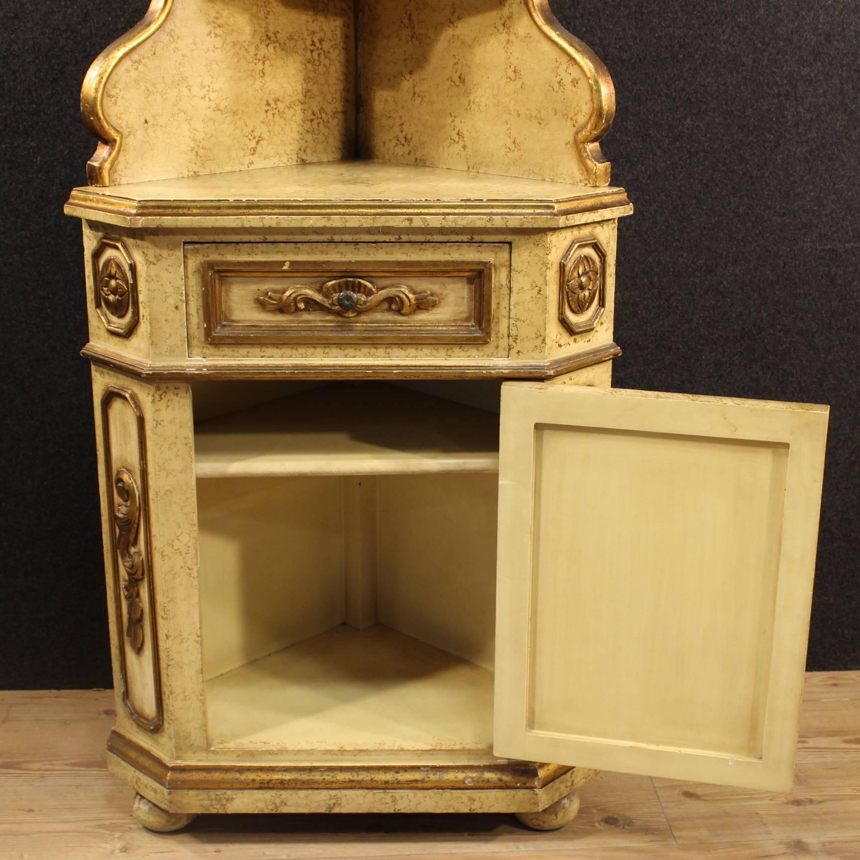 20th Century Venetian Lacquered and Golden Corner Cupboard 3