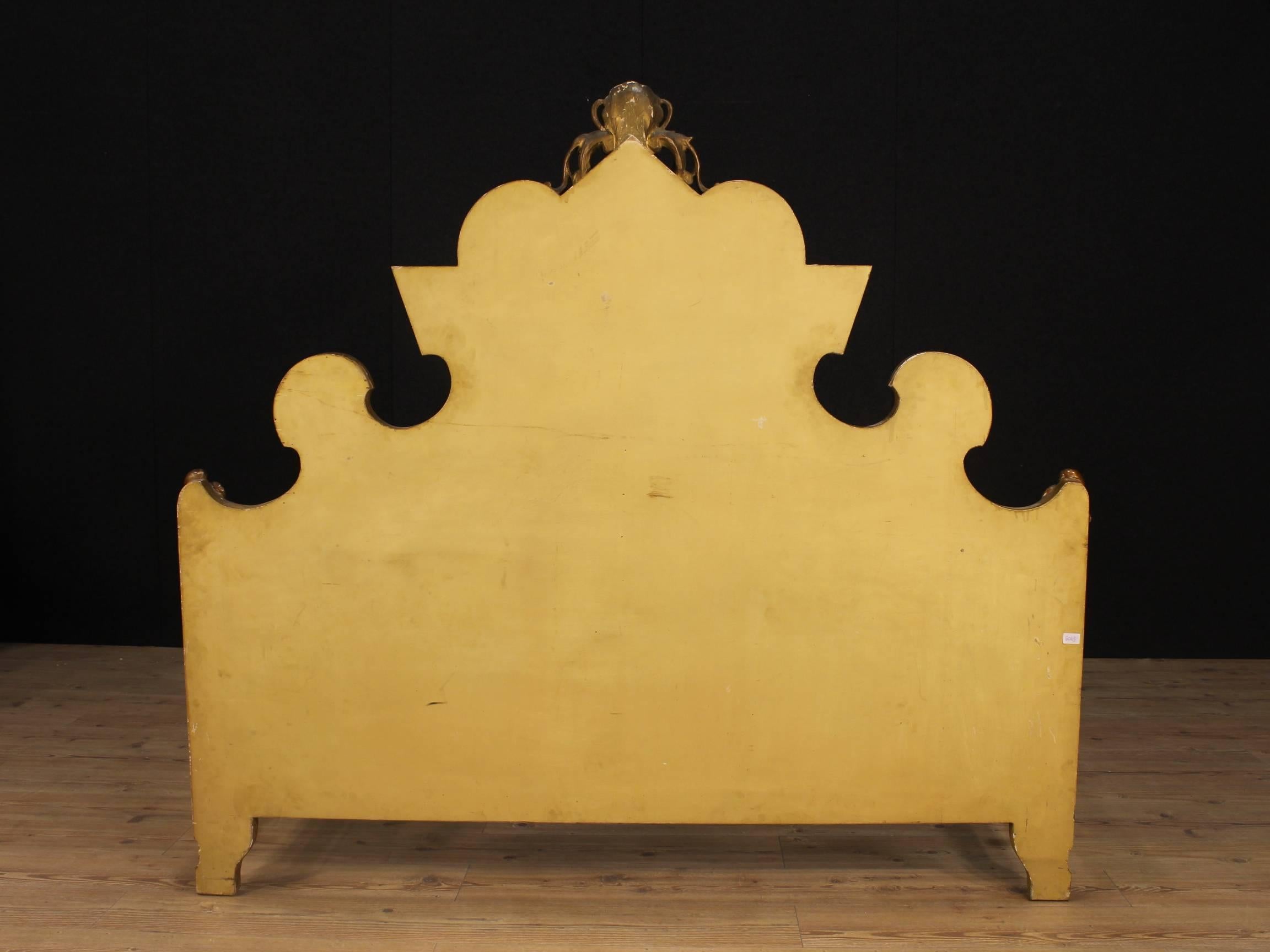 20th Century Venetian Lacquered and Gilded Double Bed 5