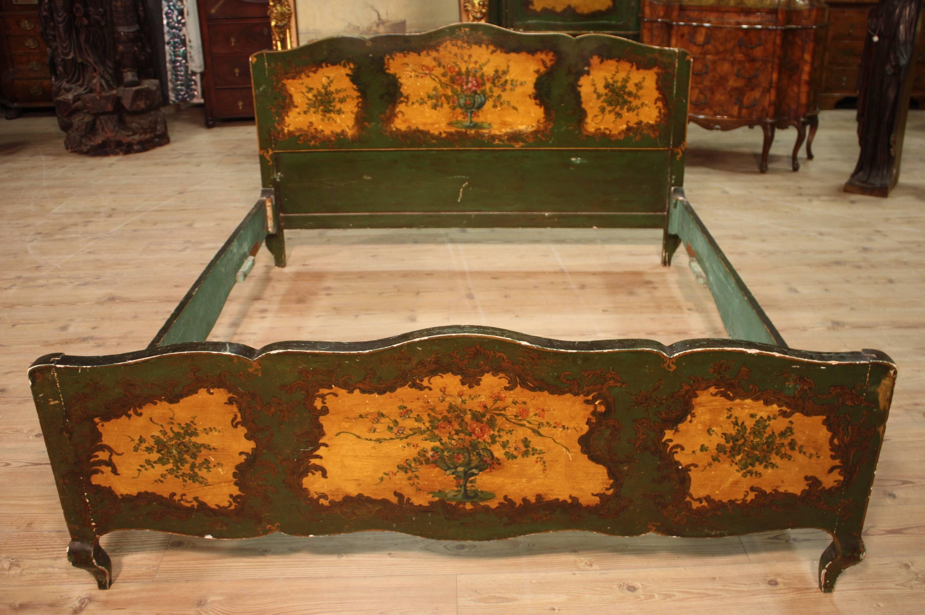 Gilt 20th Century Venetian Lacquered and Gilded Bed