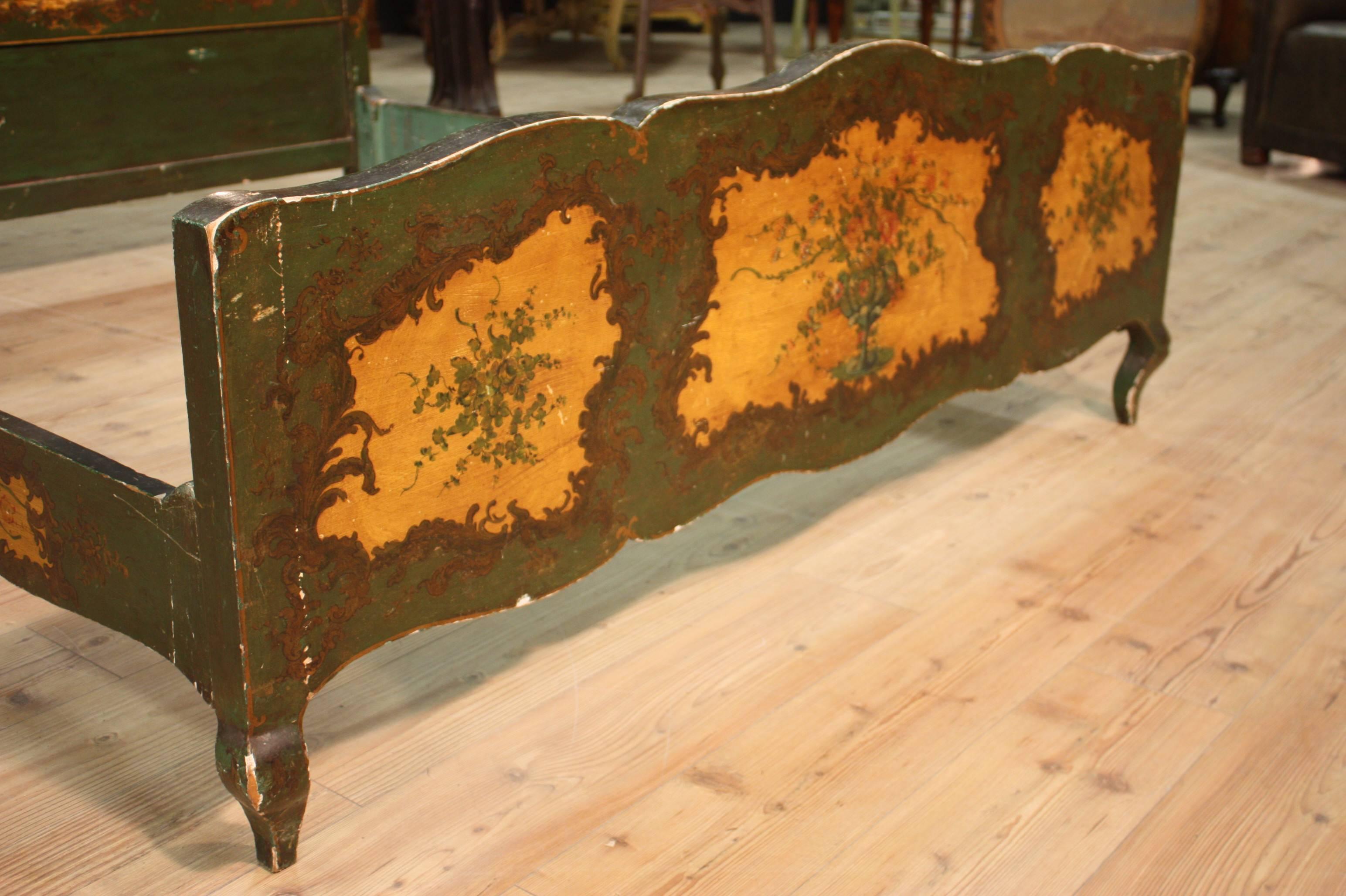 20th Century Venetian Lacquered and Gilded Bed In Good Condition In Vicoforte, Piedmont