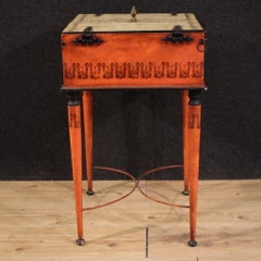 Table de jeu d'échecs mobile en métal de style néoclassique du XXe siècle
