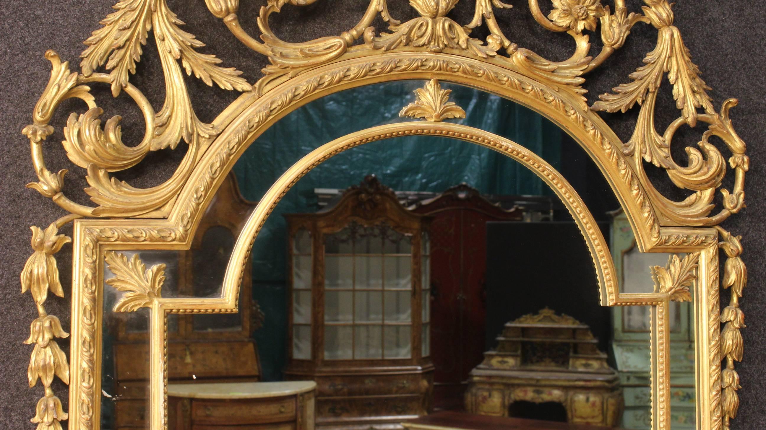 20th Century Italian Golden Mirror in Louis XVI Style 4