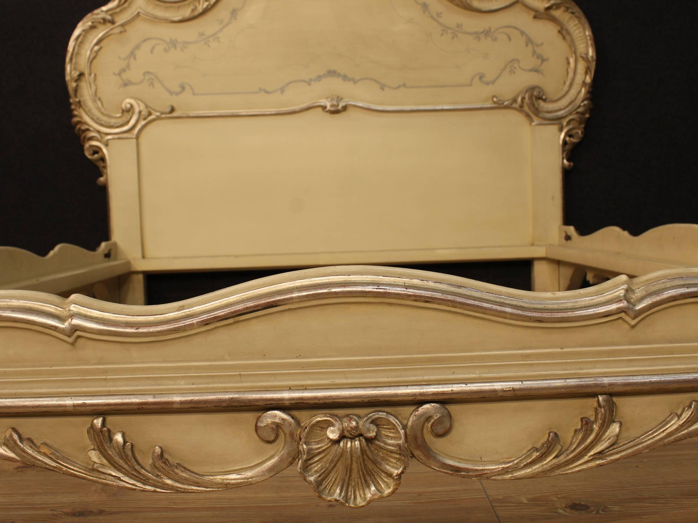 20th Century Venetian Lacquered and Painted Bed 1