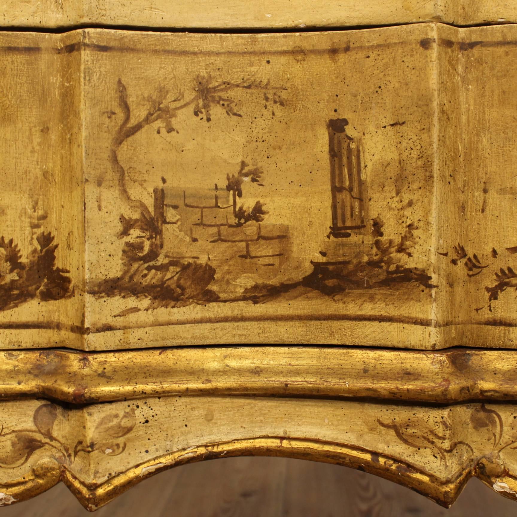 20th Century Venetian Lacquered, Painted and Gilded Dresser 2