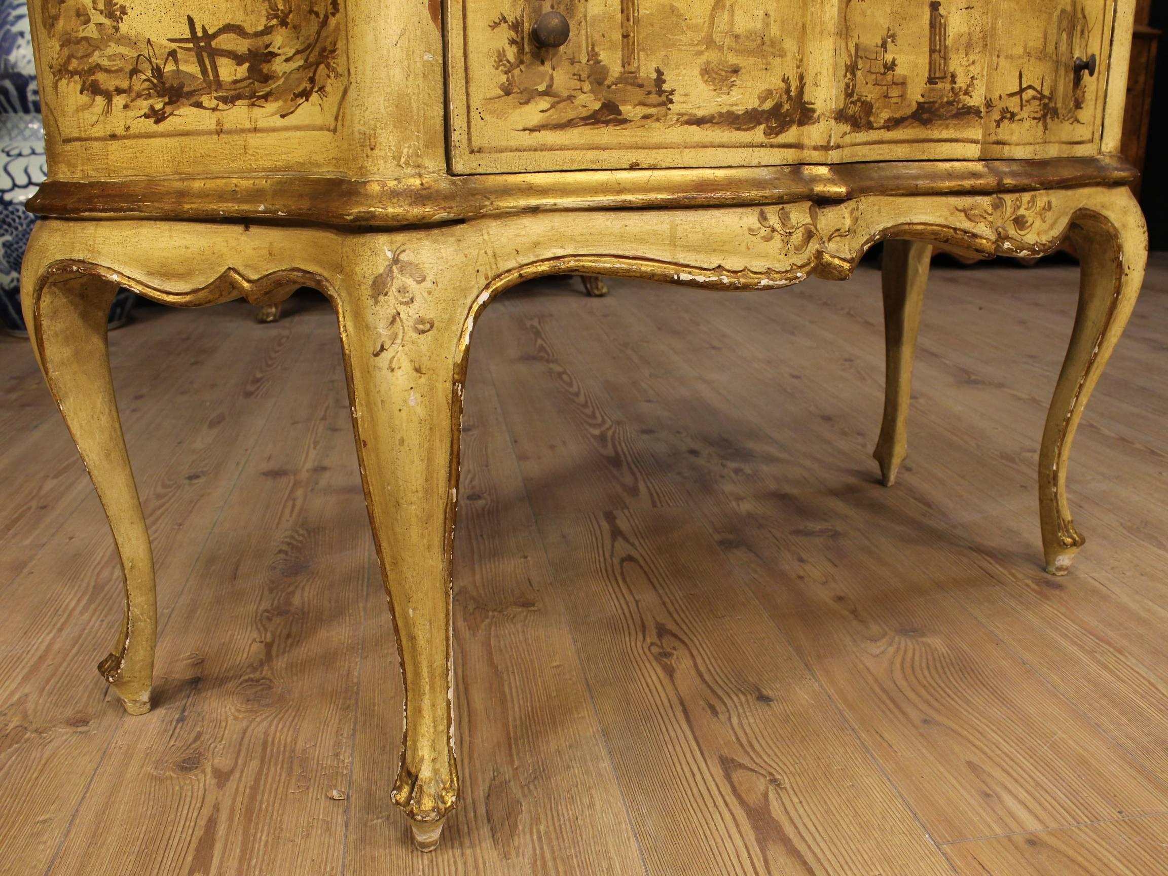 20th Century Venetian Lacquered, Painted and Gilded Dresser 3
