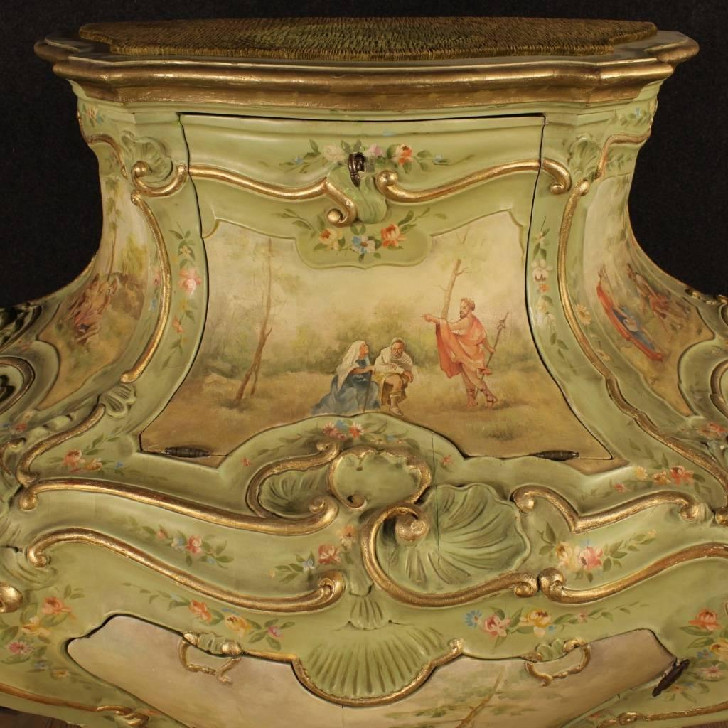 20th Century Venetian Lacquered and Painted Urn Sideboard In Good Condition In Vicoforte, Piedmont